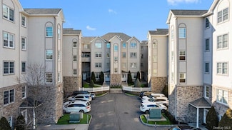 3307 Parkview Dr, Spring Valley, NY 10977