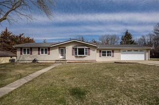 210 W 11th St, Tipton, IA 52772
