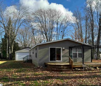 1905 S Arbutus Ave, Lake City, MI 49651