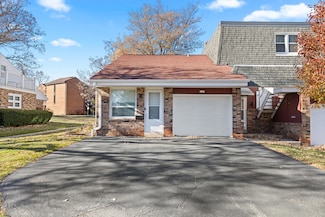 5147 S Camelot Ln Unit T5147, Milwaukee, WI 53221