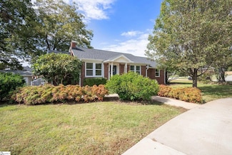 519 E Mountain Creek Rd, Taylors, SC 29687
