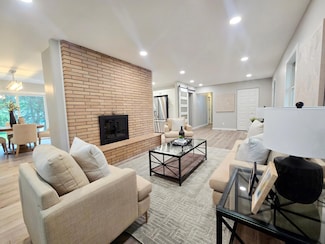 2710 Garden Ln, Mound, MN 55364