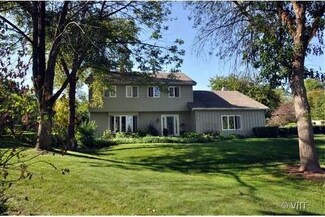 1316 Violet Ln, Batavia, IL 60510