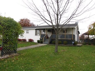 611 W Walnut St, Albion, IN 46701
