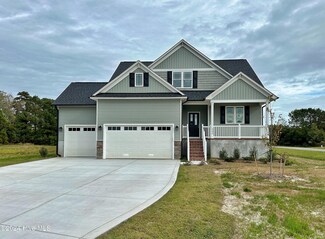 202 N Tamassee Ln, Beaufort, NC 28516