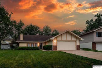 2211 Scarborough Dr, Bellevue, NE 68123