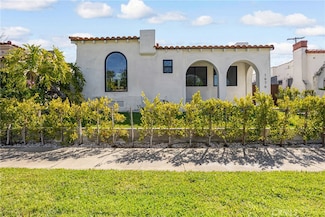 1676 S Crescent Heights Blvd, Los Angeles, CA 90035