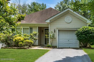 14 Spring Meadow Dr, Lakewood, NJ 08701