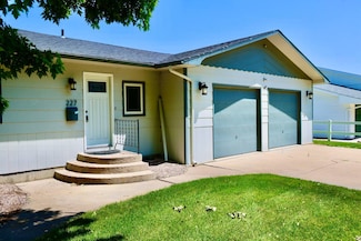 227 S Baxter Ave, Holyoke, CO 80734