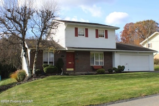 36 Brown Crest Dr, Wyoming, PA 18644