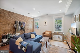 803 9th St NE, Washington, DC 20002