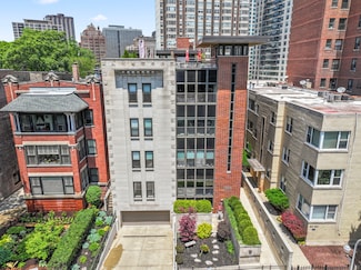 506 W Roscoe St Unit 201, Chicago, IL 60657