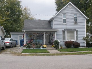 308 W Park Ave, Bourbon, IN 46504