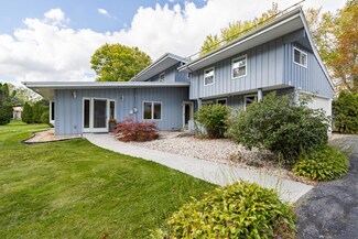 4705 Highland Park Dr, Slinger, WI 53086