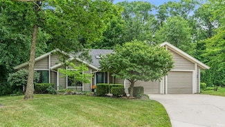 2702 Overlook Dr, Fort Wayne, IN 46808