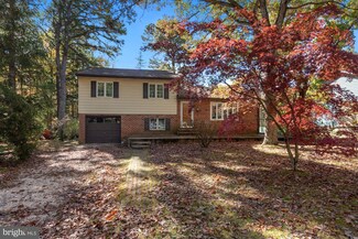 204 Lakeshore Dr, Marlton, NJ 08053