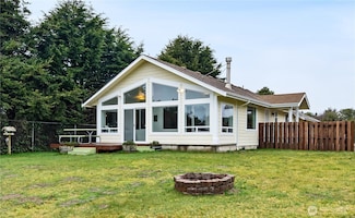 340 King Cyrus Loop SW, Ocean Shores, WA 98569