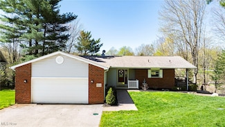 1814 Largo Dr, Roaming Shores, OH 44084