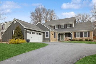 2097 Wexford Cir, Wheaton, IL 60189