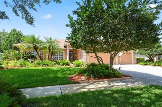 9921 Spring Lake Dr, Clermont, FL 34711