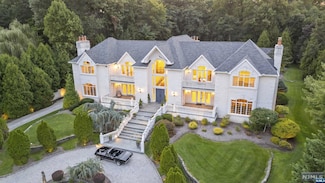51 Chestnut Ridge Rd, Saddle River, NJ 07458
