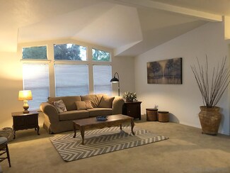 3302 Don Tomaso Dr, Carlsbad, CA 92010