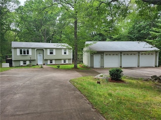 51 Tug Hollow Rd, West Kingston, RI 02892