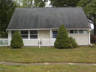 2398 Sutton Dr, Cuyahoga Falls, OH 44221