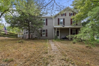 33 Gravel Hill Rd, Asbury, NJ 08802