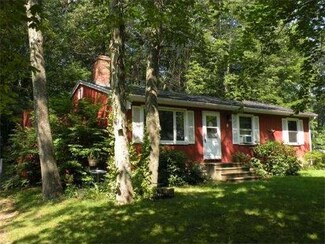 9 W Brookfield Rd, North Brookfield, MA 01535