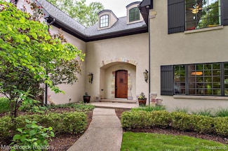 12710 Vernon Ave, Huntington Woods, MI 48070