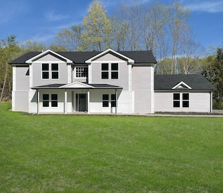 82 Hampton Rd, Marlboro, NY 12542