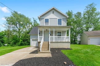 380 Maryknoll Ave, Campbell, OH 44405