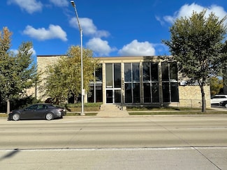 11040 W Bluemound Rd, Wauwatosa, WI 53226