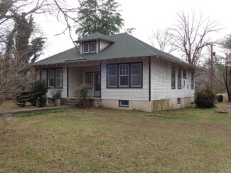 1715 Crabtree Falls Hwy, Roseland, VA 22967
