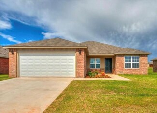 9625 Kindsey Ave, Moore, OK 73160