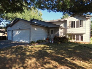 1001 Lincoln Cir, Braham, MN 55006