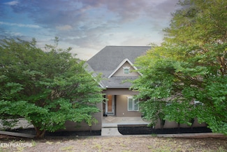 1012 Falcon Crest Dr, Seymour, TN 37865