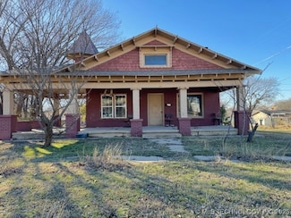 1220 W 14th St, Sulphur, OK 73086