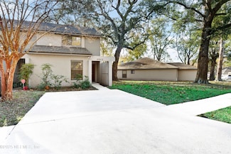 5650 Greatpine Ln N, Jacksonville, FL 32244