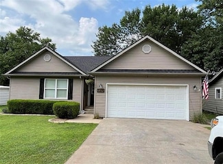 1205 E 11th St, Pittsburg, KS 66762