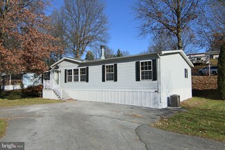 208 Simon Dr, Middletown, PA 17057