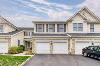 59 La Costa Dr, Annandale, NJ 08801