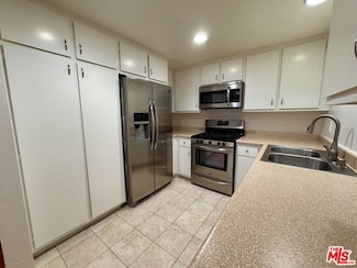 1348 E Hillcrest Dr Unit 69, Thousand Oaks, CA 91362