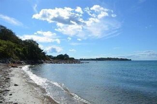 1 Agassiz Rd, Woods Hole, MA 02543