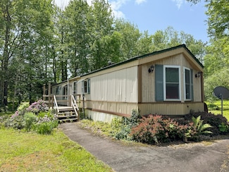 1353 Long Ridge Rd, Burlington, ME 04417