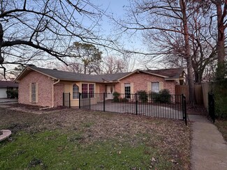 2732 Foxcroft Cir, Denton, TX 76209