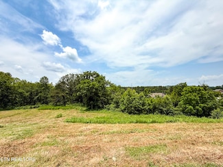 16 Forest Creek Pkwy, Oak Ridge, TN 37830