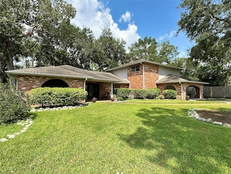 18610 Martinique Dr, Houston, TX 77058