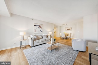 900 N Stafford St Unit 915, Arlington, VA 22203